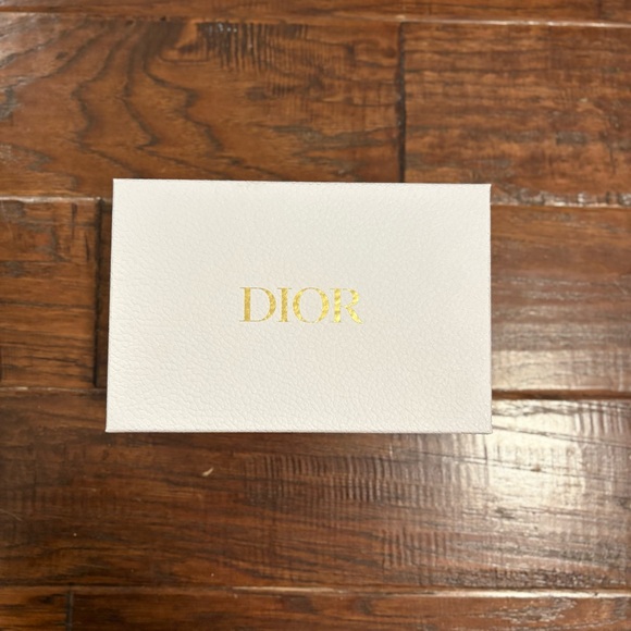 CHRISTIAN DIOR Gift Box & Ribbon - Picture 6 of 8